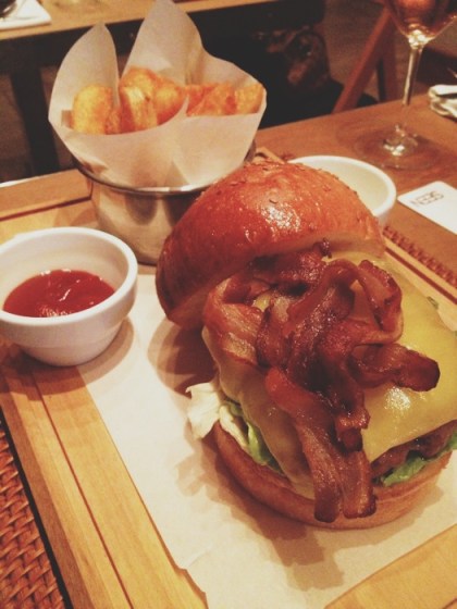 Public House cheeseburger in paradise