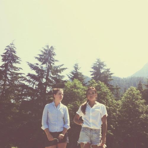 306891_258376514278082_443416520_n